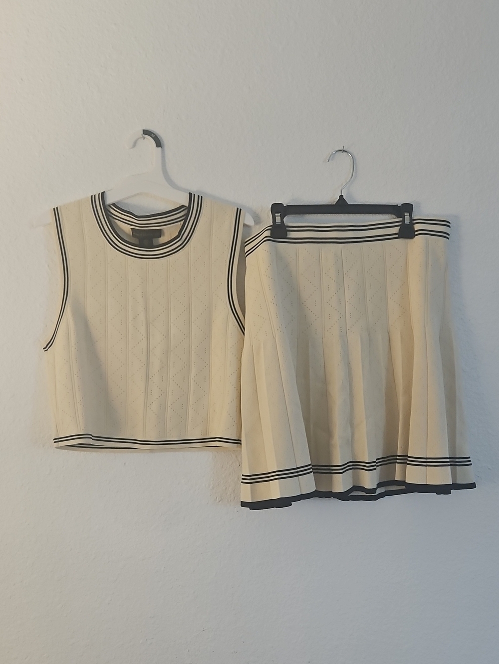 House of Harlow 1960 Cream Crop Knit Top & Pleated Skirt with Black Trim